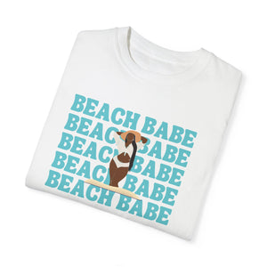 Beach Babe in Swim Suit with Sun Hat Women's Beach T-Shirt