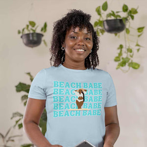 Beach Babe in Swim Suit with Sun Hat Women's Beach T-Shirt