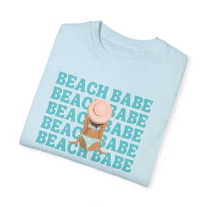 Beach Babe in Bikini with Straw Hat Women's Beach T-Shirt