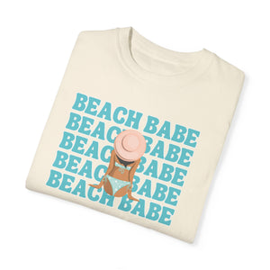 Beach Babe in Bikini with Straw Hat Women's Beach T-Shirt