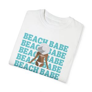 Beach Babe in Bikini with Floppy Sun Hat Women's Beach T-Shirt