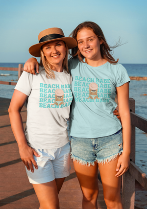 Beach Babe in Bikini with Straw Hat Women's Beach T-Shirt